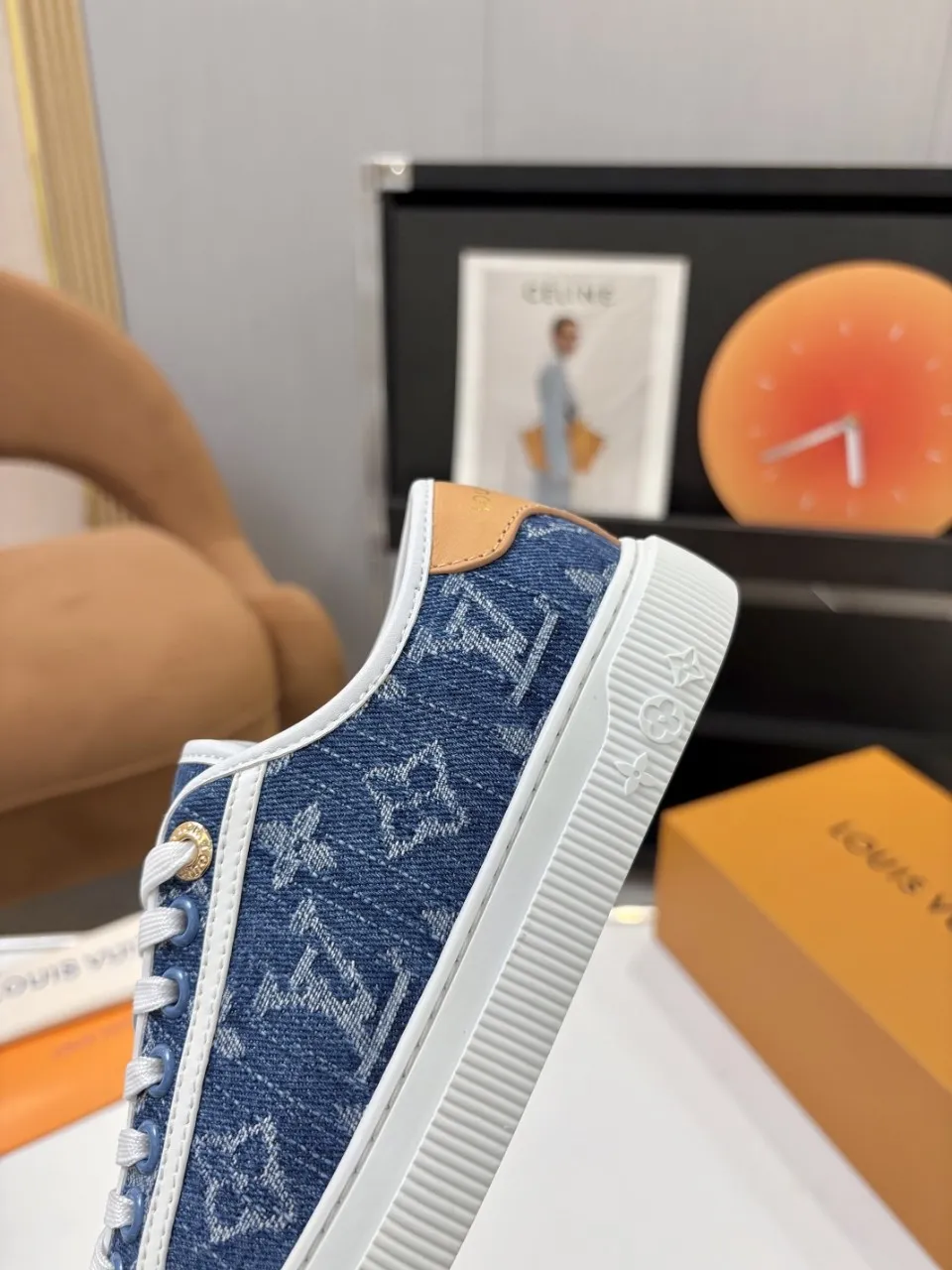 p580🐮🐮 LV couple skate shoes｜Classic jacquard, the ultimate code for a sweet outing! 👫** This pair of shoes is Louis Vuitton's love letter to fashionistas💌 - **classic presbyopic skate shoes**, the perfect choice for couples to go out on the street!  🔸 **Luxury details are a must-have**: Jacquard fabric  🔸 **So comfortable that you don’t want to take it off**: The sheepskin lining is skin-friendly and breathable, warm in autumn and winter without stuffing your feet, refreshing in spring and summer without being sticky, and you can wear it with a high-end feel in all seasons!  🔸 **Steady sense of security**: Non-slip rubber outsole, perfect grip, accompanying you through romantic streets.  **💑 Couple outfit inspiration**: ▪️ For boys, pair with leggings + baseball cap for a trendy street look!  ▪️ Girls can wear short skirts or shark pants, and the sweet and cool style is easy to choose~ **#Louis Vuitton #couple shoes #presbyopia classic** **👉 Click to collect and become the most fashionable CP in the circle of friends with him! ** Fabric: Imported cowhide/classic jacquard fabric Lining: Sheepskin lining Sole: Original rubber sole Size: Women’s size 35-42 (40/41/42 customized) Men’s size 39-45 (39.45 customized)